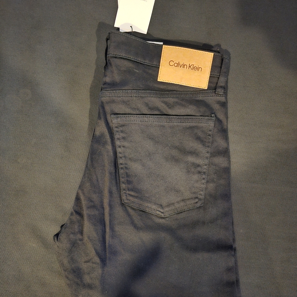 NWT Calvin Klein Jeans, Standard Straight leg, Black Jeans 32Wx32L